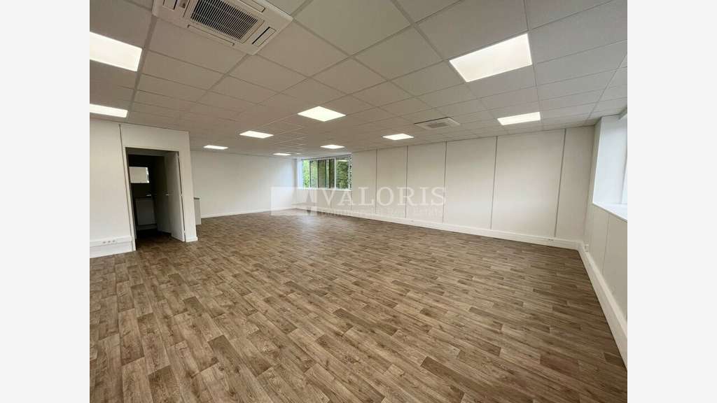 Bureaux 126m² à louer à Saint-Genis-Laval