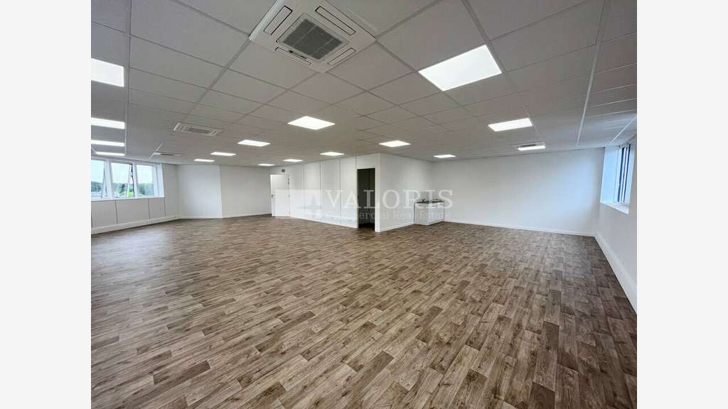 Bureaux 126m² à louer à Saint-Genis-Laval