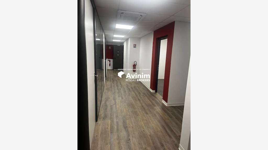 Locaux professionnels/bureaux