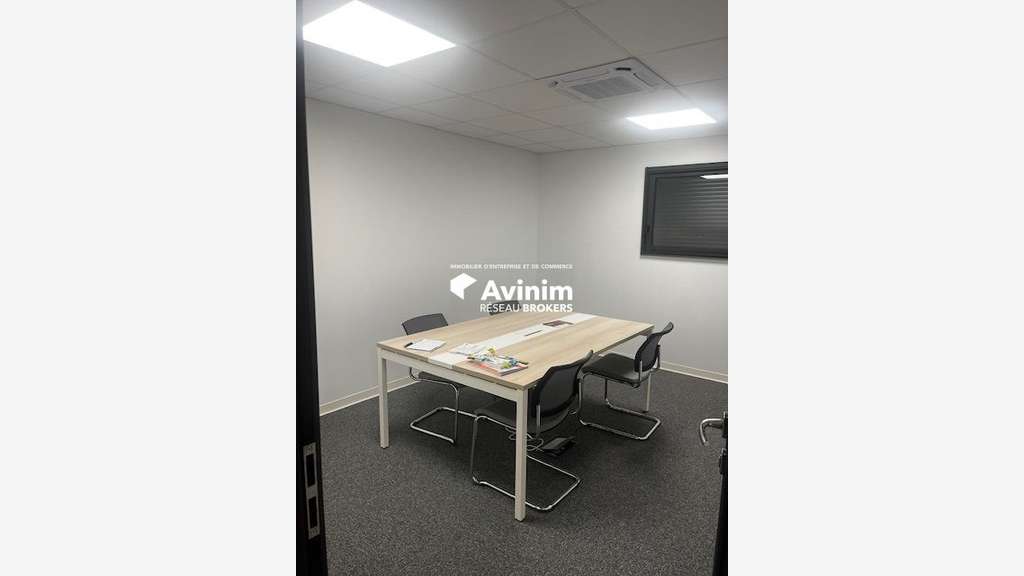 Locaux professionnels/bureaux
