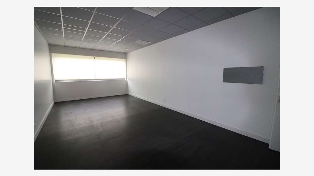 Bureau 200m² R+1 à louer à St-Georges-des-Coteaux