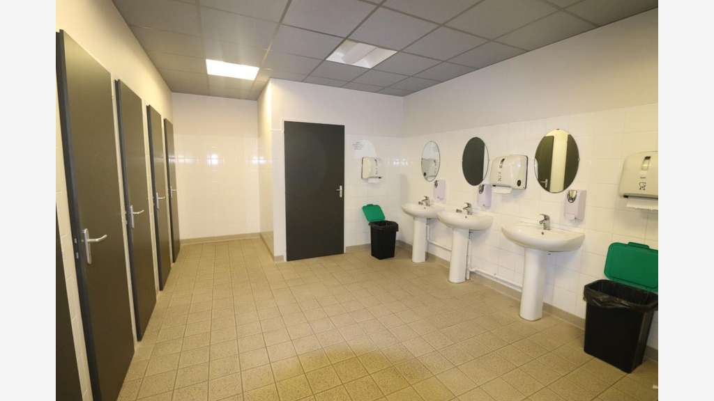 Bureau 200m² R+1 à louer à St-Georges-des-Coteaux