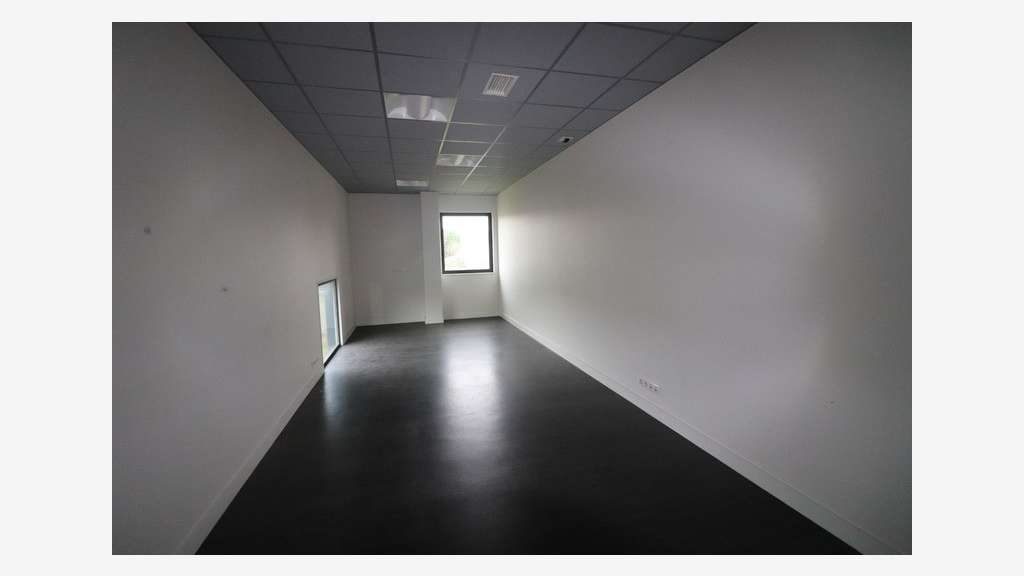 Bureau 200m² R+1 à louer à St-Georges-des-Coteaux