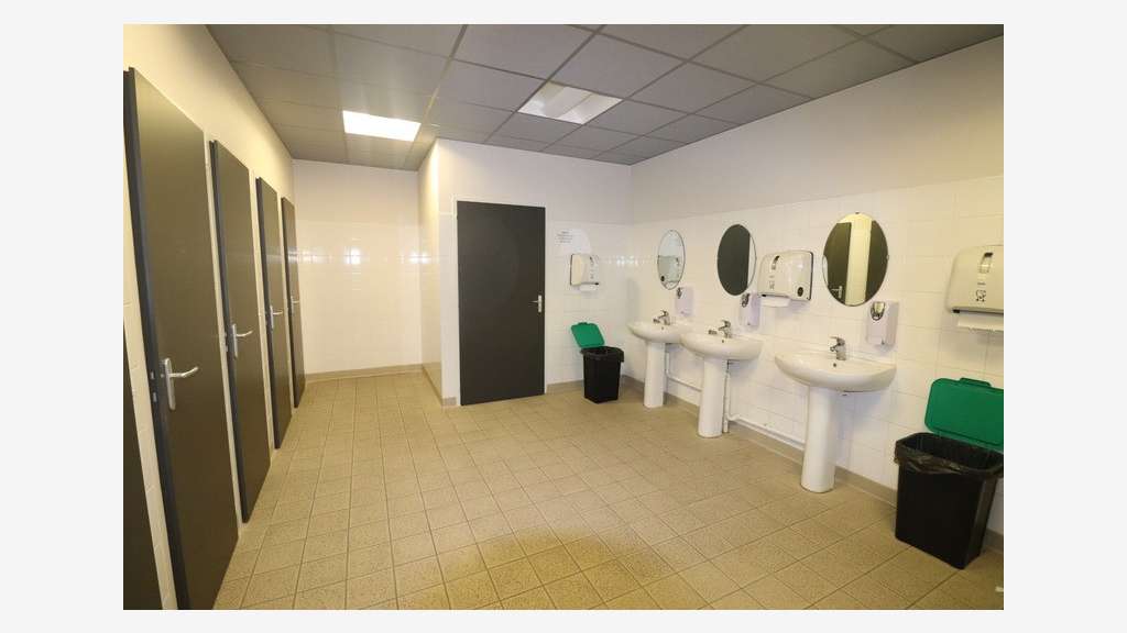Bureau 200m² R+1 à louer à St-Georges-des-Coteaux