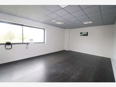 Bureau 200m² R+1 à louer à St-Georges-des-Coteaux