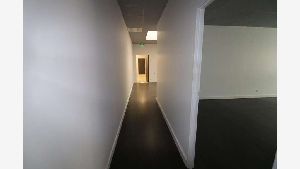 Bureau 200m² R+1 à louer à St-Georges-des-Coteaux