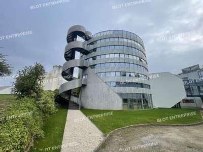 A louer bureaux rénovés 780m² à Saint-Gérand