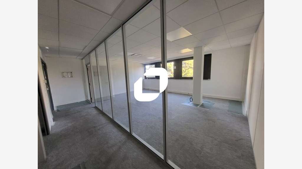 A louer Bureaux 667m² Saint gratien