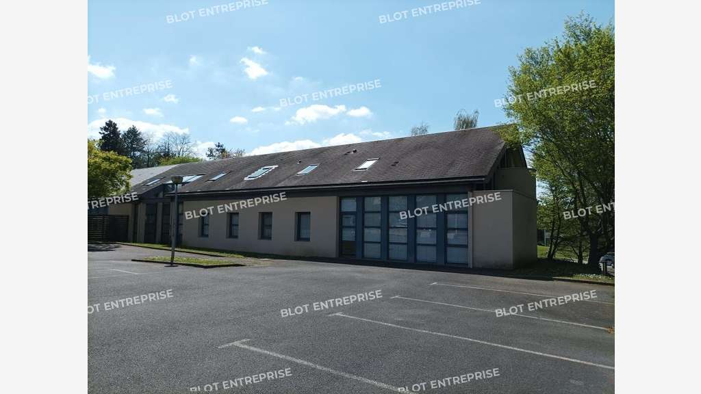 A louer bâtiment indépendant 646m² à St-Grégoire