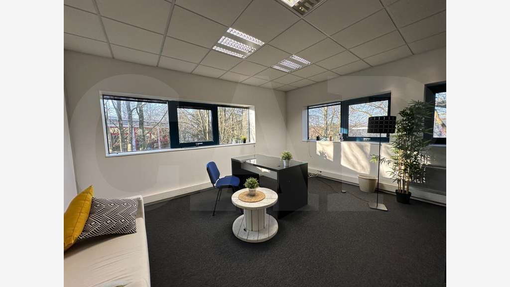 A louer bail précaire bureaux 152m² à St-Grégoire 