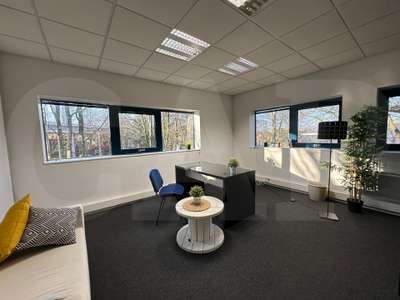 A louer bail précaire bureaux 152m² à St-Grégoire 