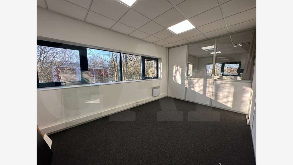 A louer bail précaire bureaux 152m² à St-Grégoire 
