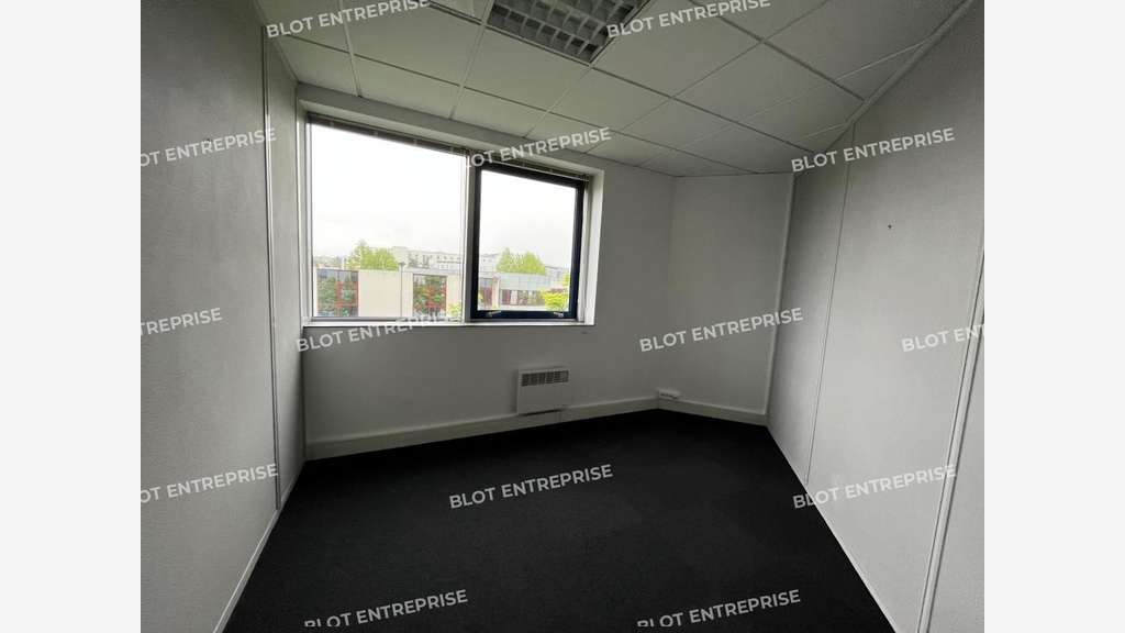 A louer bureaux 150m² à Rennes Nord ALPHASIS 