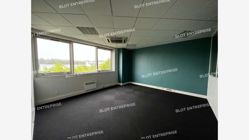 A louer bureaux 150m² à Rennes Nord ALPHASIS 