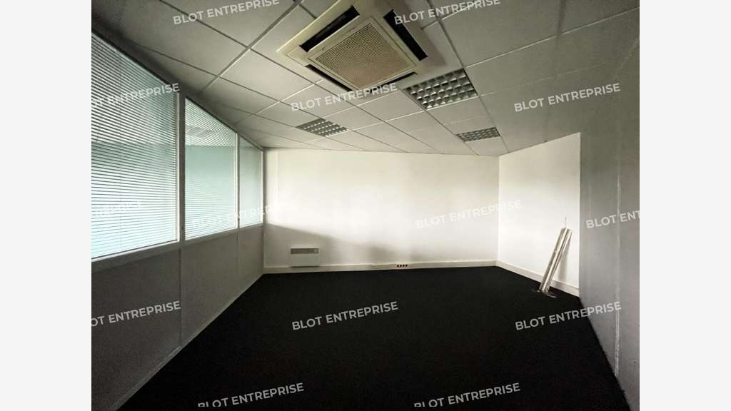 A louer bureaux 150m² à Rennes Nord ALPHASIS 