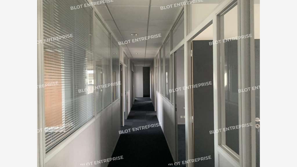 A louer bureaux 250m² R+2 à Rennes Nord