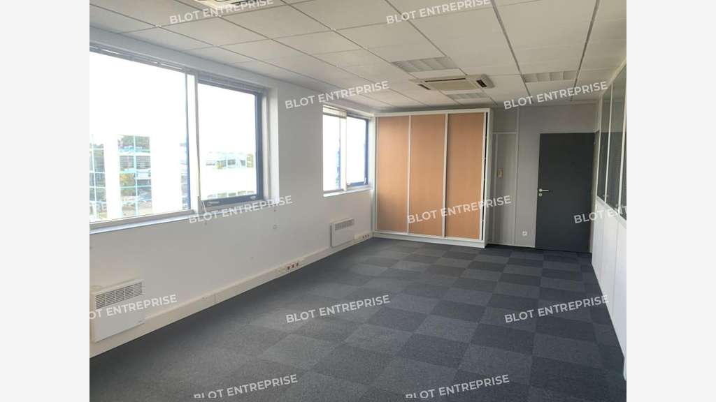 A louer bureaux 250m² R+2 à Rennes Nord