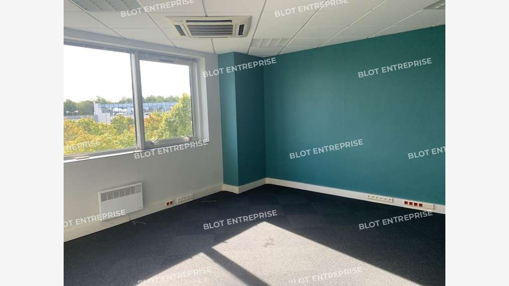 A louer bureaux 400m² R+2 à Rennes Nord