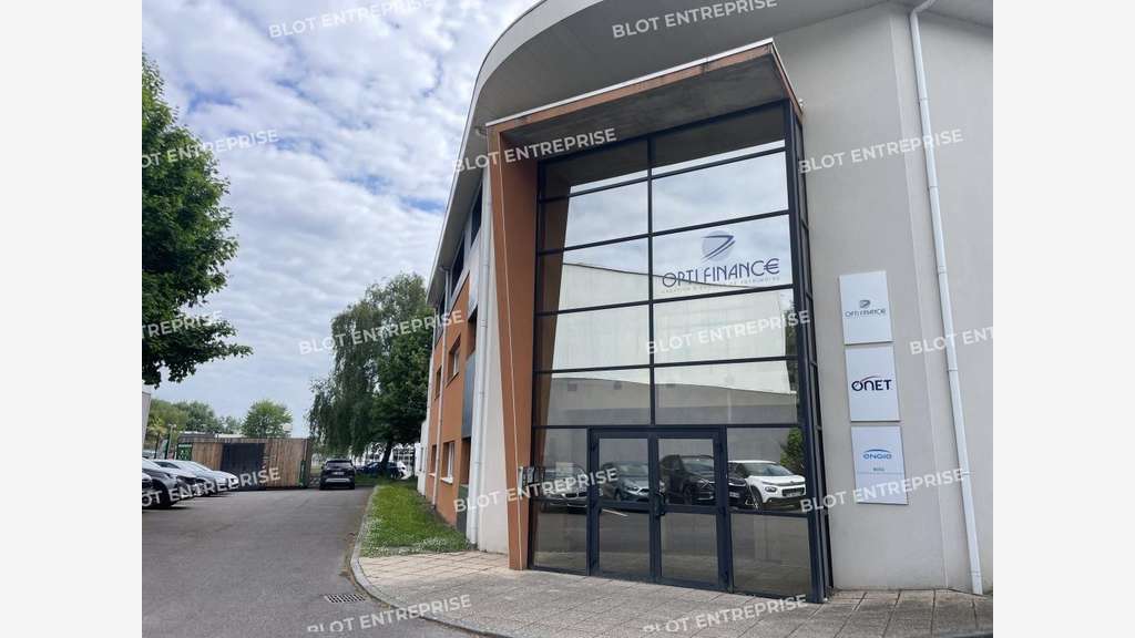 A louer bureaux 370m² R+1 à Saint-Grégoire