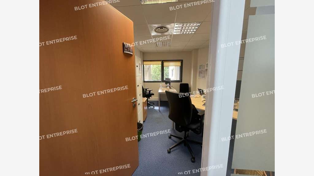 A louer bureaux 370m² R+1 à Saint-Grégoire