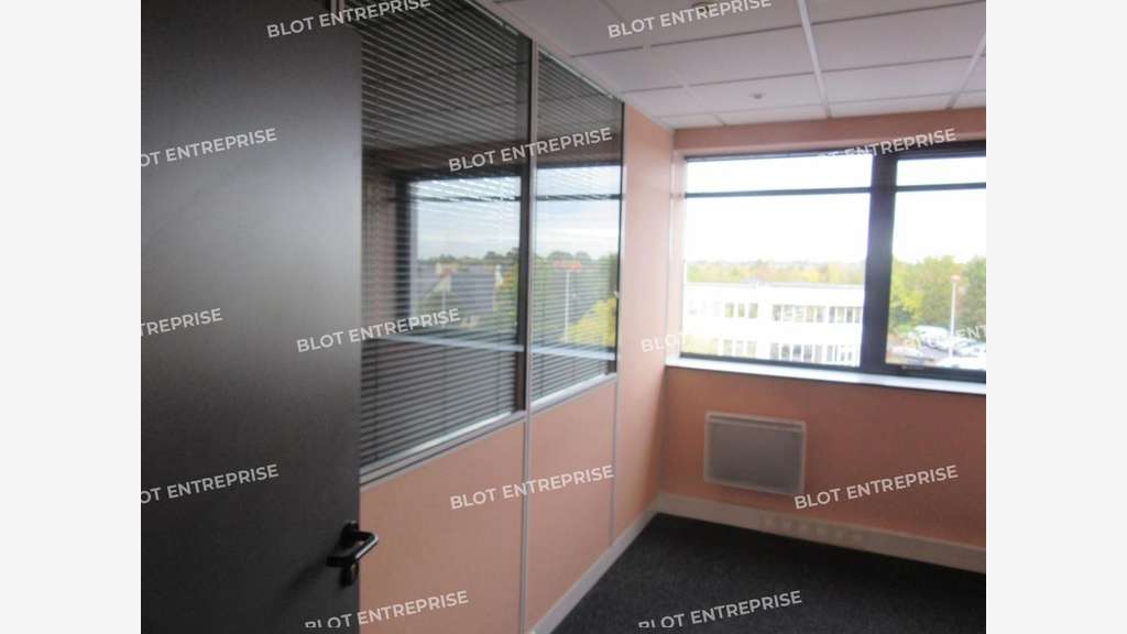 A louer bureaux 337m² R+1 à Rennes Nord