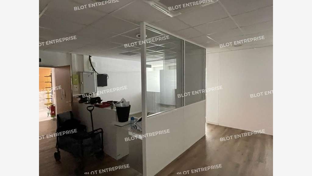 A louer bureaux 200m² RDC à Rennes Nord