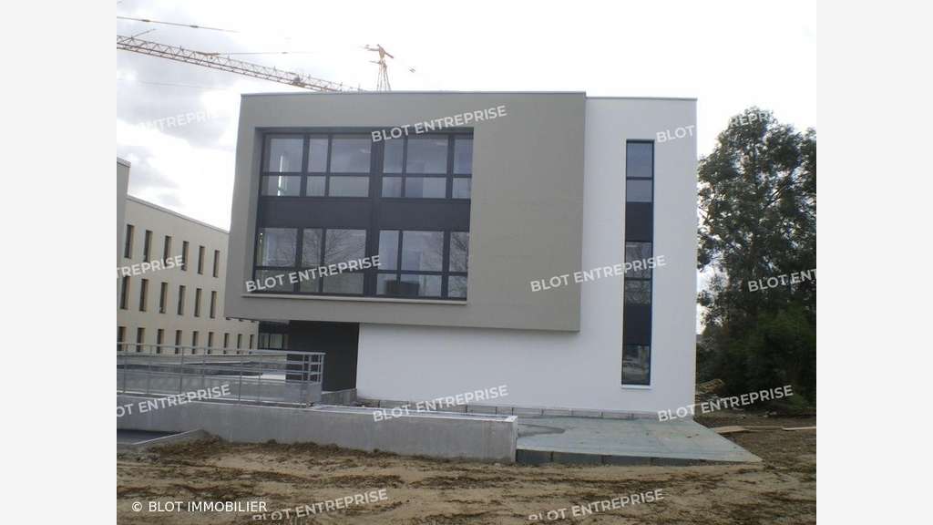 A louer bureaux 200m² RDC à Rennes Nord