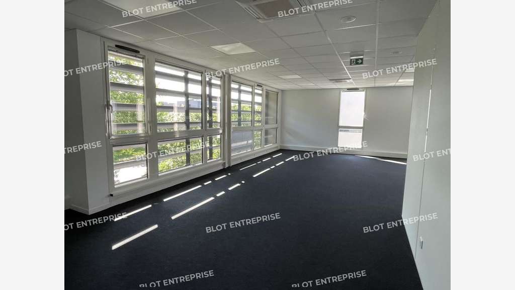 A louer bureaux 279m² R+1 à Rennes Nord