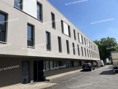 A louer bureaux 279m² R+1 à Rennes Nord