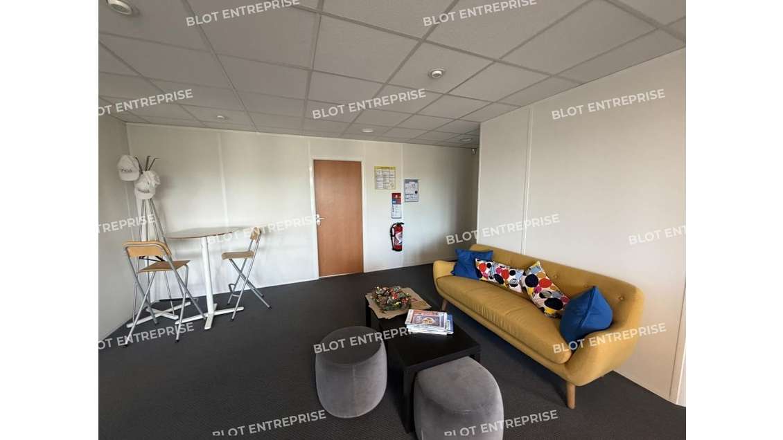 A louer bureaux de 273m² à Saint-Grégoire