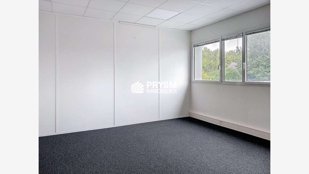 Bureaux modernes de 275m² à louer à Saint-Grégoire