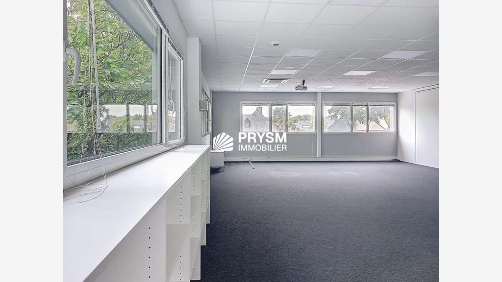Bureaux modernes de 275m² à louer à Saint-Grégoire