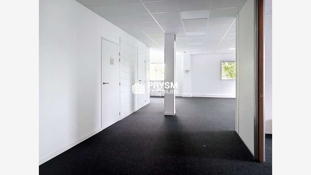 Bureaux modernes de 275m² à louer à Saint-Grégoire