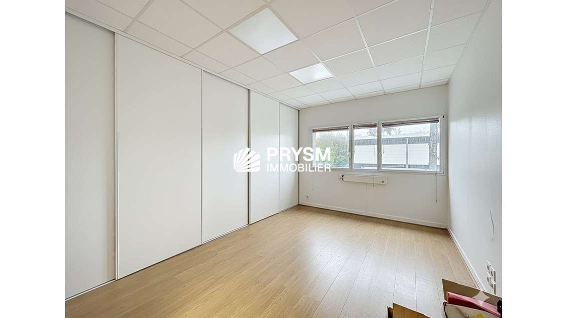 Bureaux spacieux et lumineux à louer à St-Grégoire