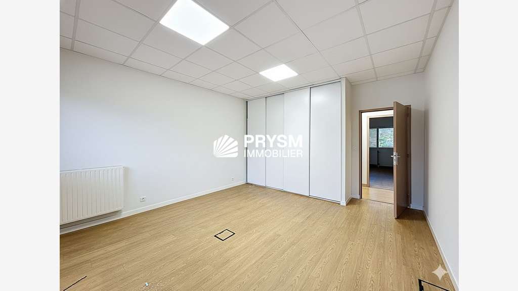 Bureaux traversants 119m² à louer à Saint-Grégoire