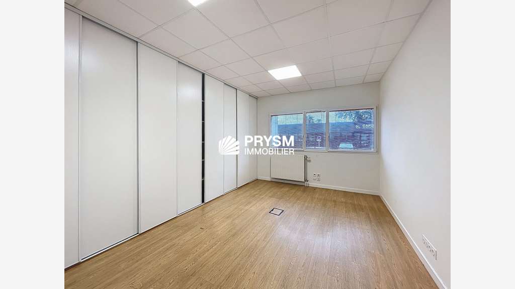 Bureaux traversants 119m² à louer à Saint-Grégoire