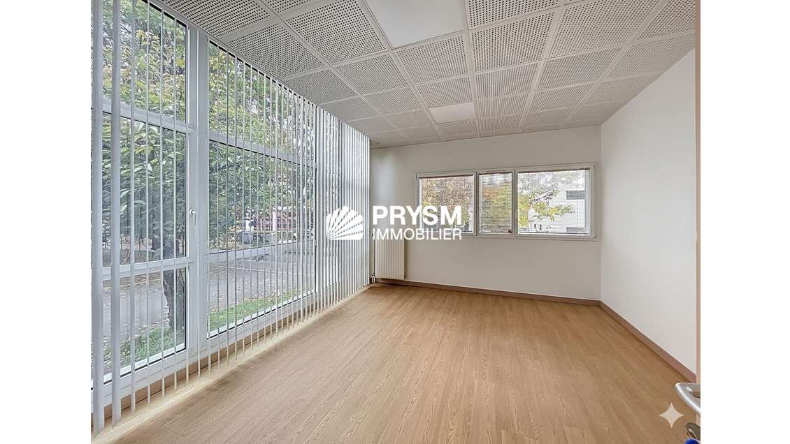 Bureaux traversants 119m² à louer à Saint-Grégoire