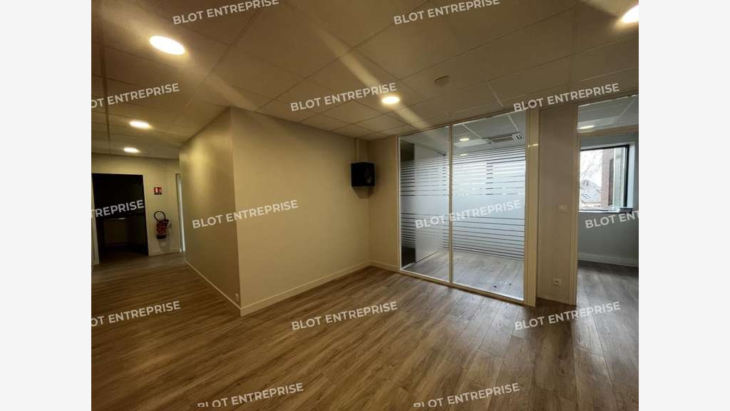 A louer bureaux 87m² accès rocade à Saint-Grégoire