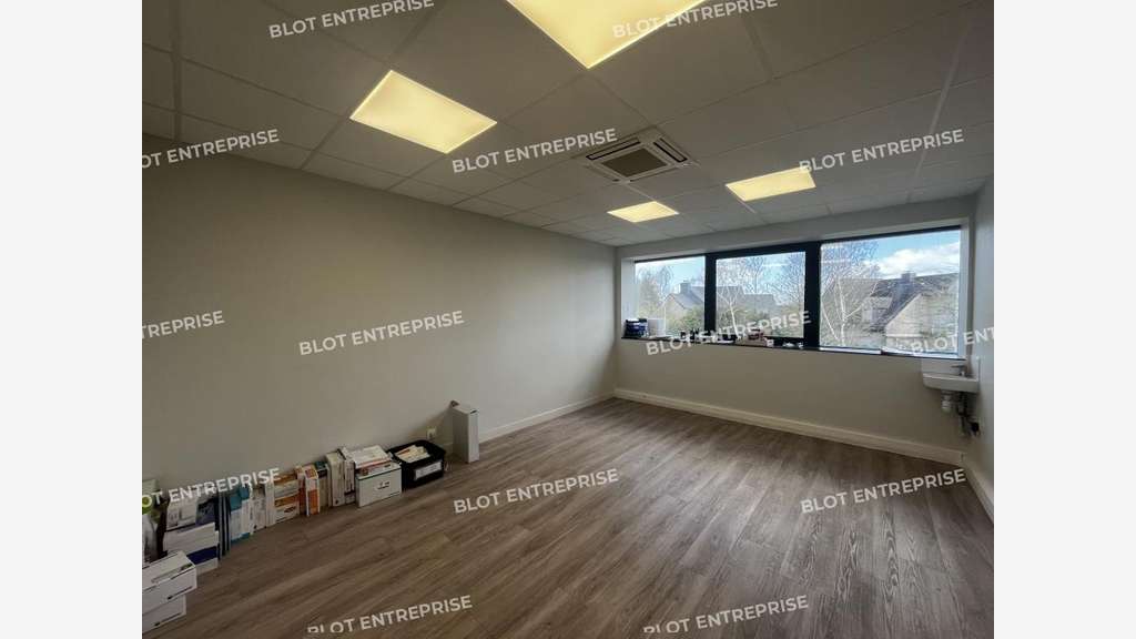 A louer bureaux 87m² accès rocade à Saint-Grégoire