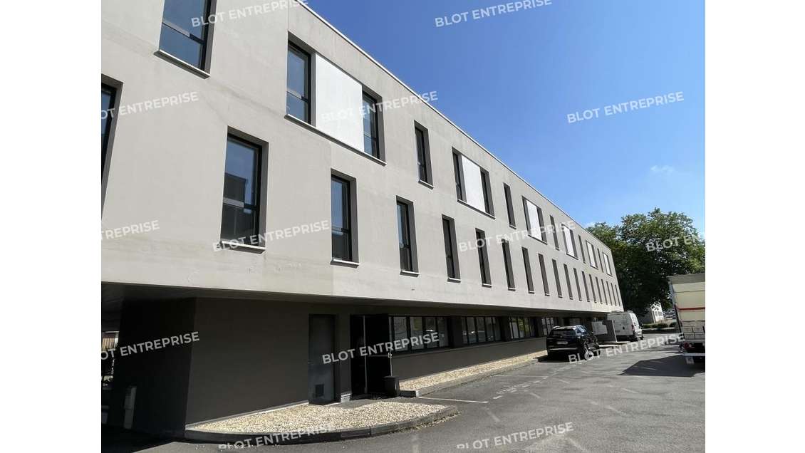 A louer bureaux 265m² R+2 à Rennes Nord