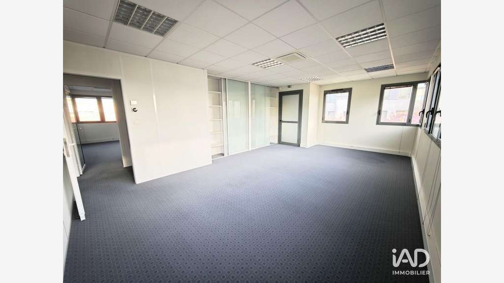 A louer bureaux 248m² à Saint-Grégoire