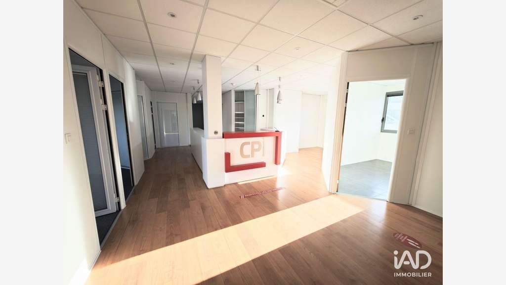 A louer bureaux 248m² à Saint-Grégoire