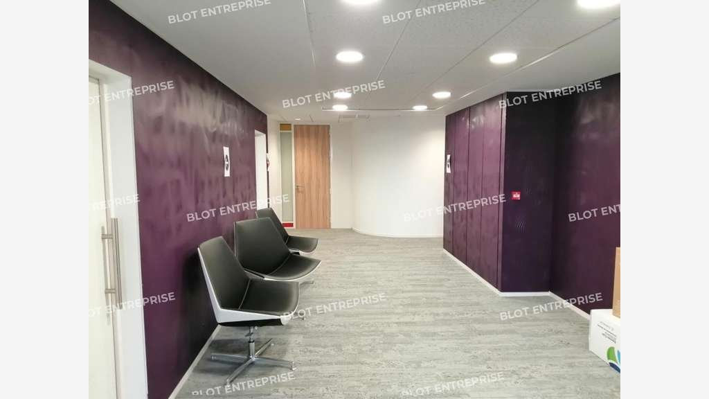 A LOUER - BUREAUX 2 142 m² - SAINT GREGOIRE