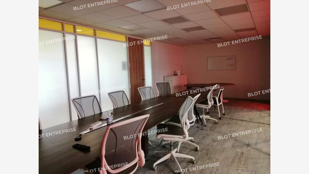 A LOUER - BUREAUX 2 142 m² - SAINT GREGOIRE