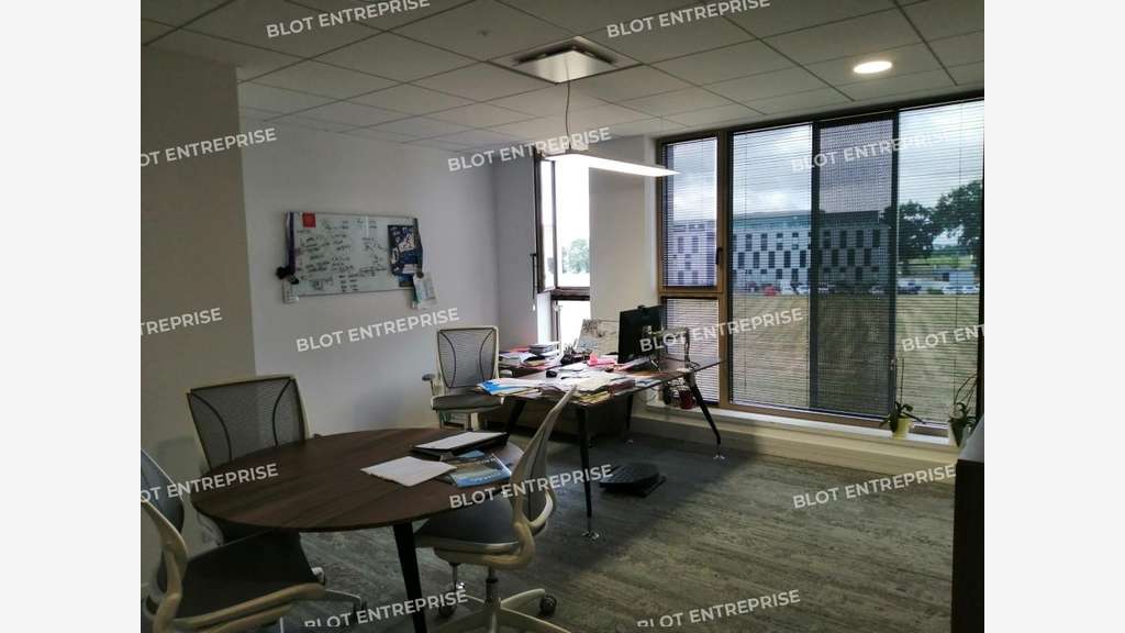 A LOUER - BUREAUX 2 142 m² - SAINT GREGOIRE