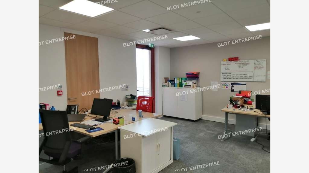 A LOUER - BUREAUX 2 142 m² - SAINT GREGOIRE