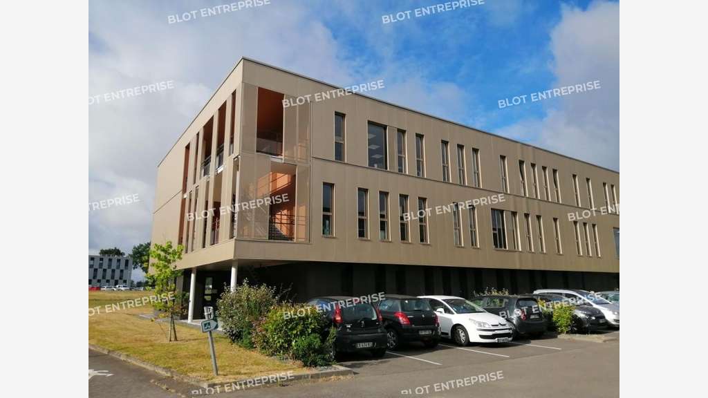 A LOUER - BUREAUX 2 142 m² - SAINT GREGOIRE