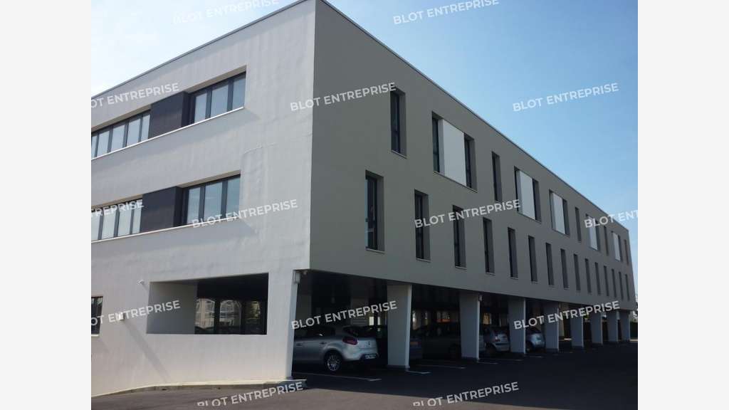 A LOUER - BUREAUX 200 m² - SAINT-GREGOIRE