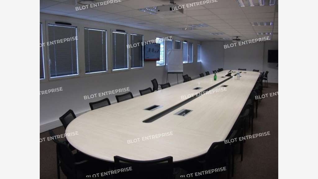 A LOUER - BUREAUX 200 m² - SAINT-GREGOIRE