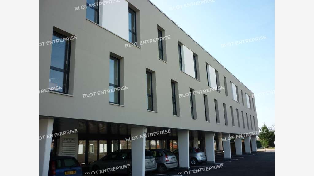 A LOUER - BUREAUX 200 m² - SAINT-GREGOIRE